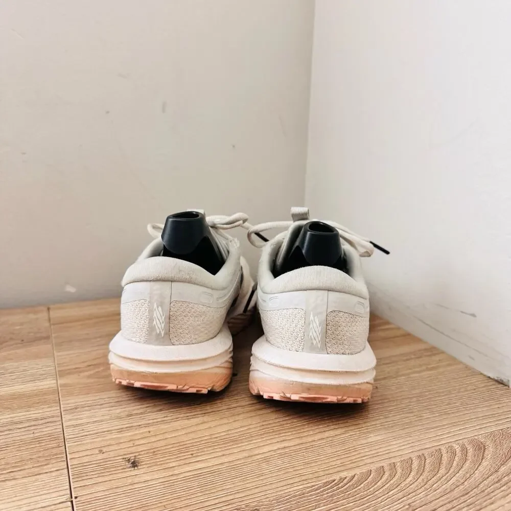 Brooks Revel 7 women's running shoes White And Pink Size 5.5